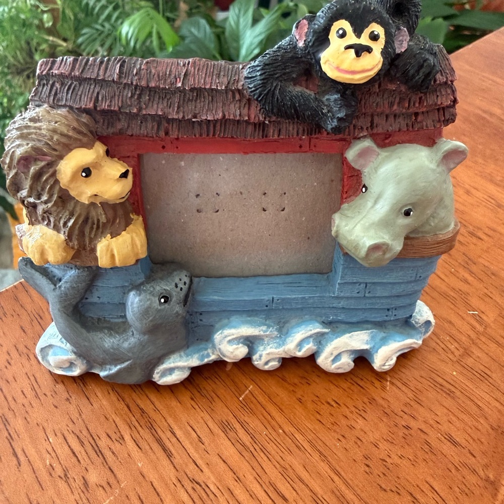 Noah’s Ark Vintage Photo Frame